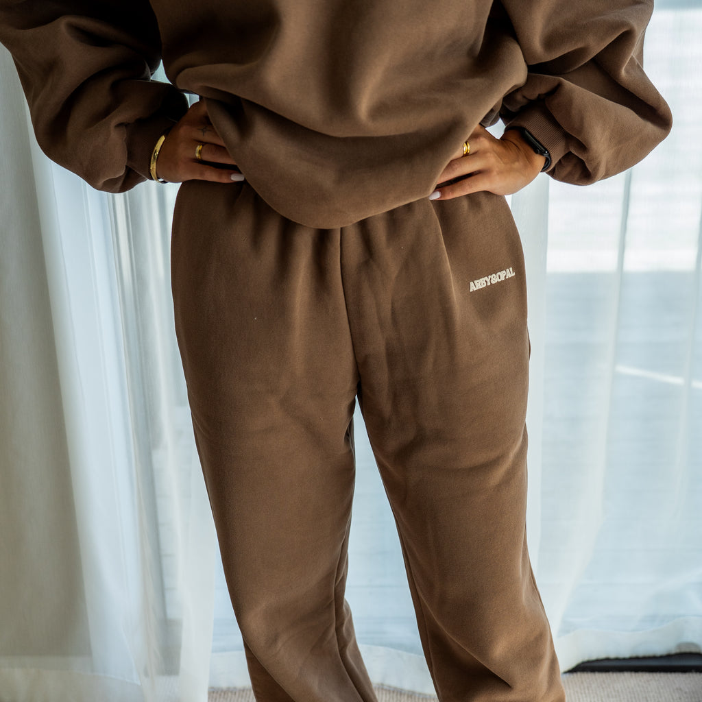 Staple Puff Straight-Leg Jogger - Cocoa/Cream