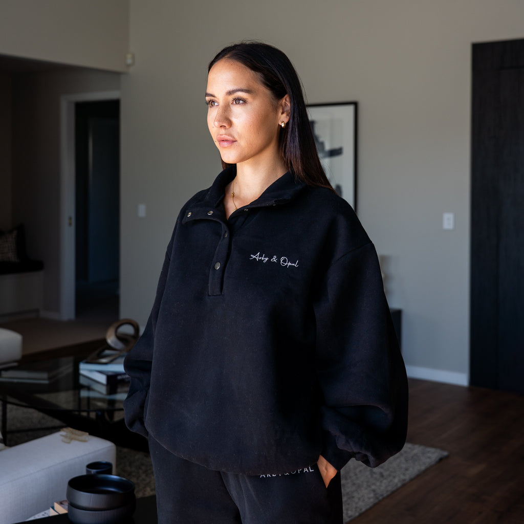 Dome Button Pullover - Black