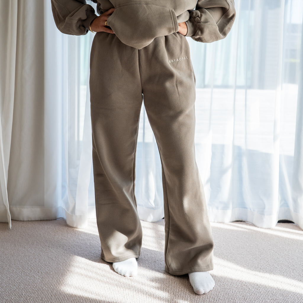 Core Straight Leg Jogger - Khaki Gray