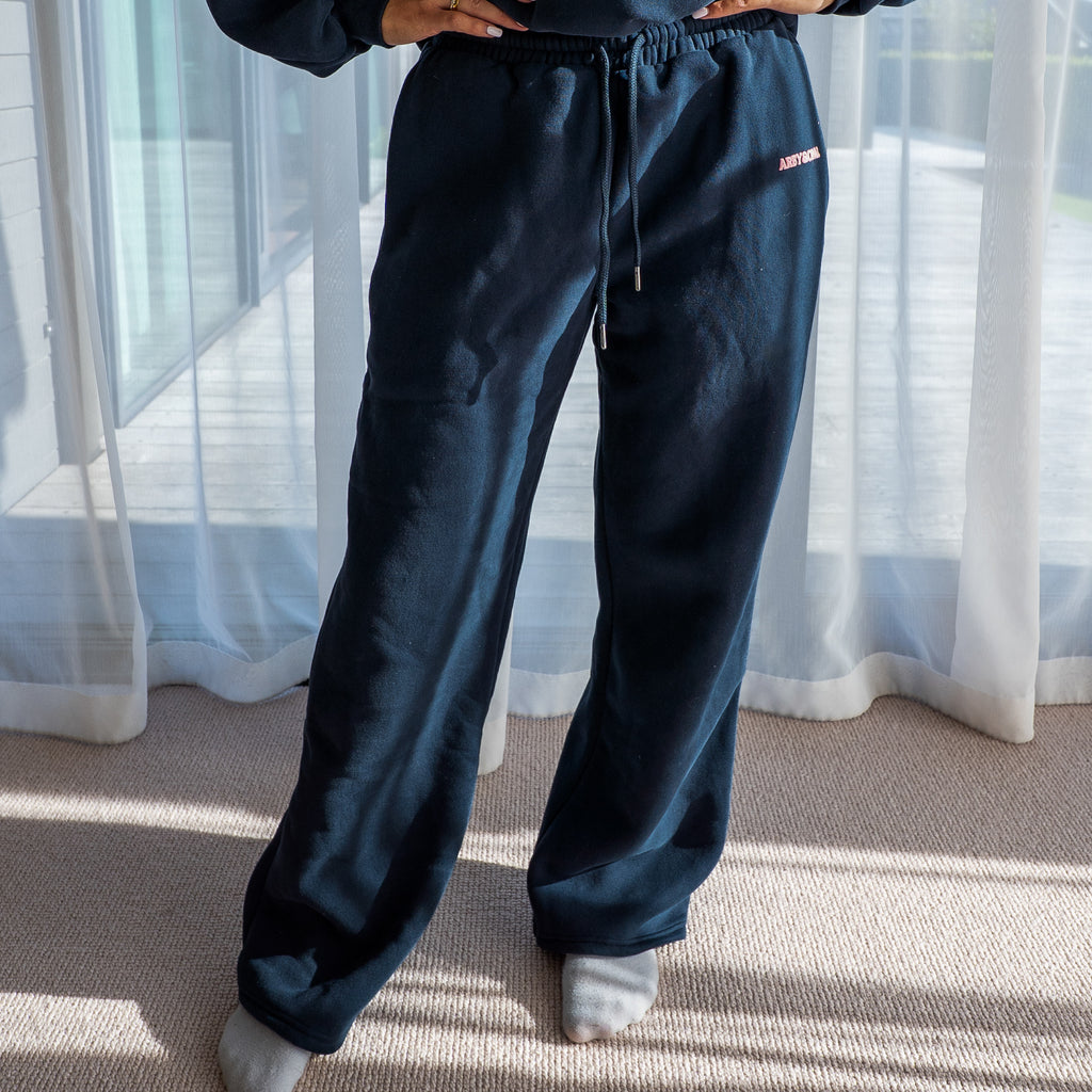 Staple Puff Straight-Leg Jogger - Navy/Candy Pink