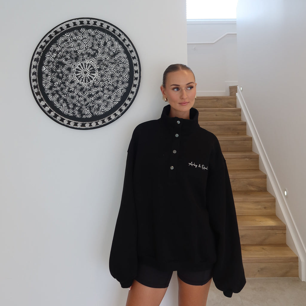 Dome Button Pullover - Black