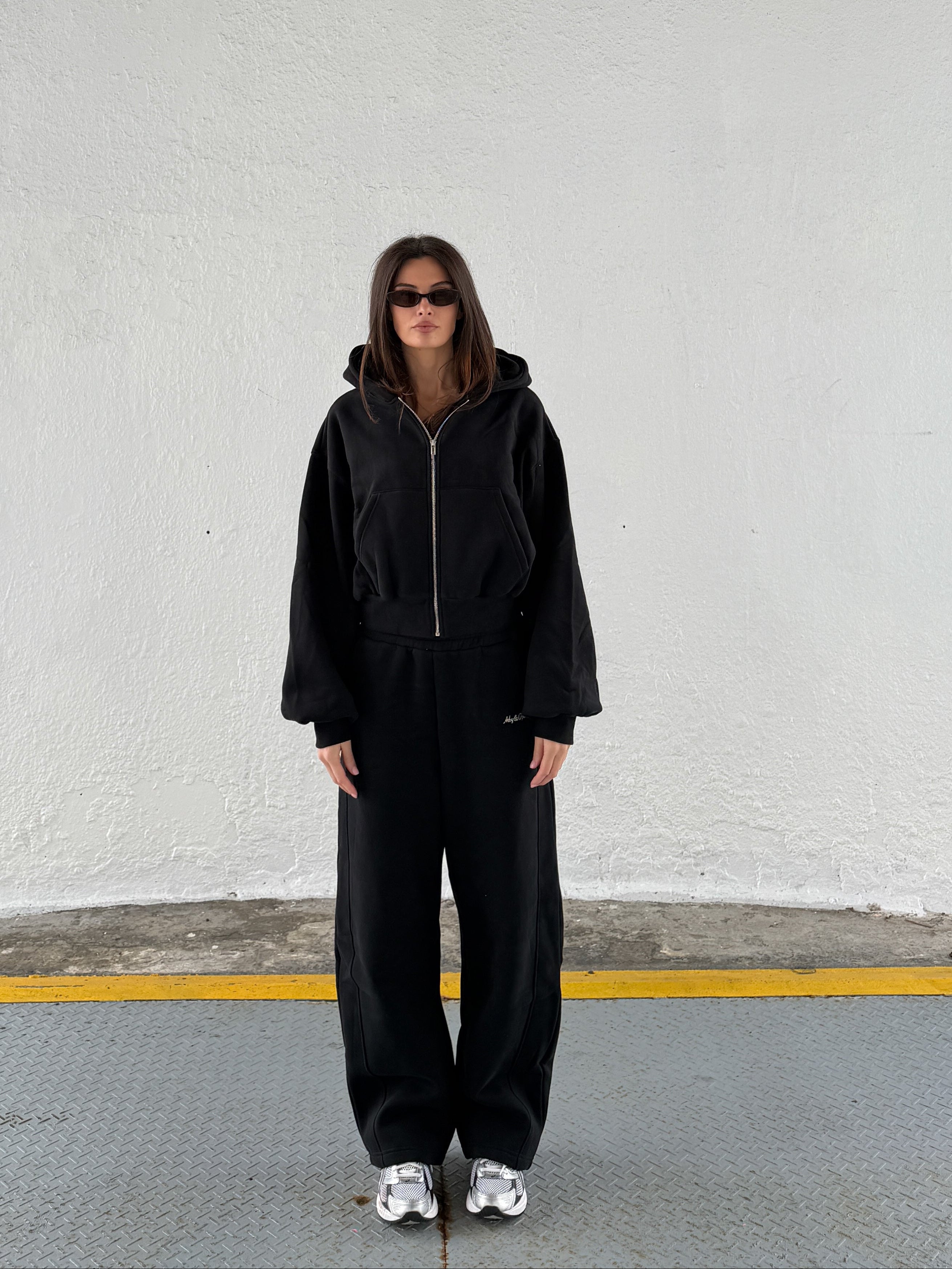 Uniform Barrel Jogger - Onyx