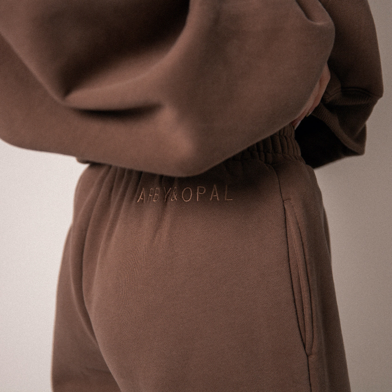 Signature Cuffed Jogger - Cocoa