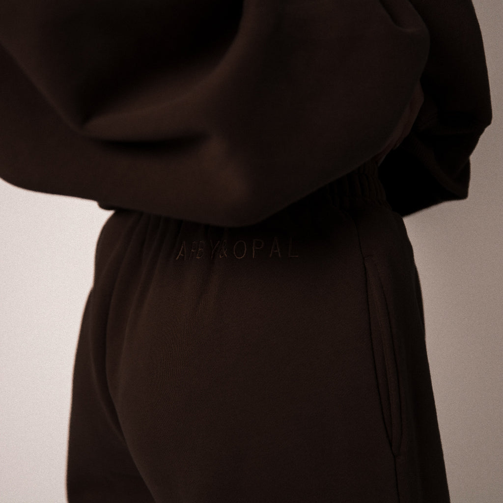 Signature Straight-Leg Jogger - Cocoa Bean