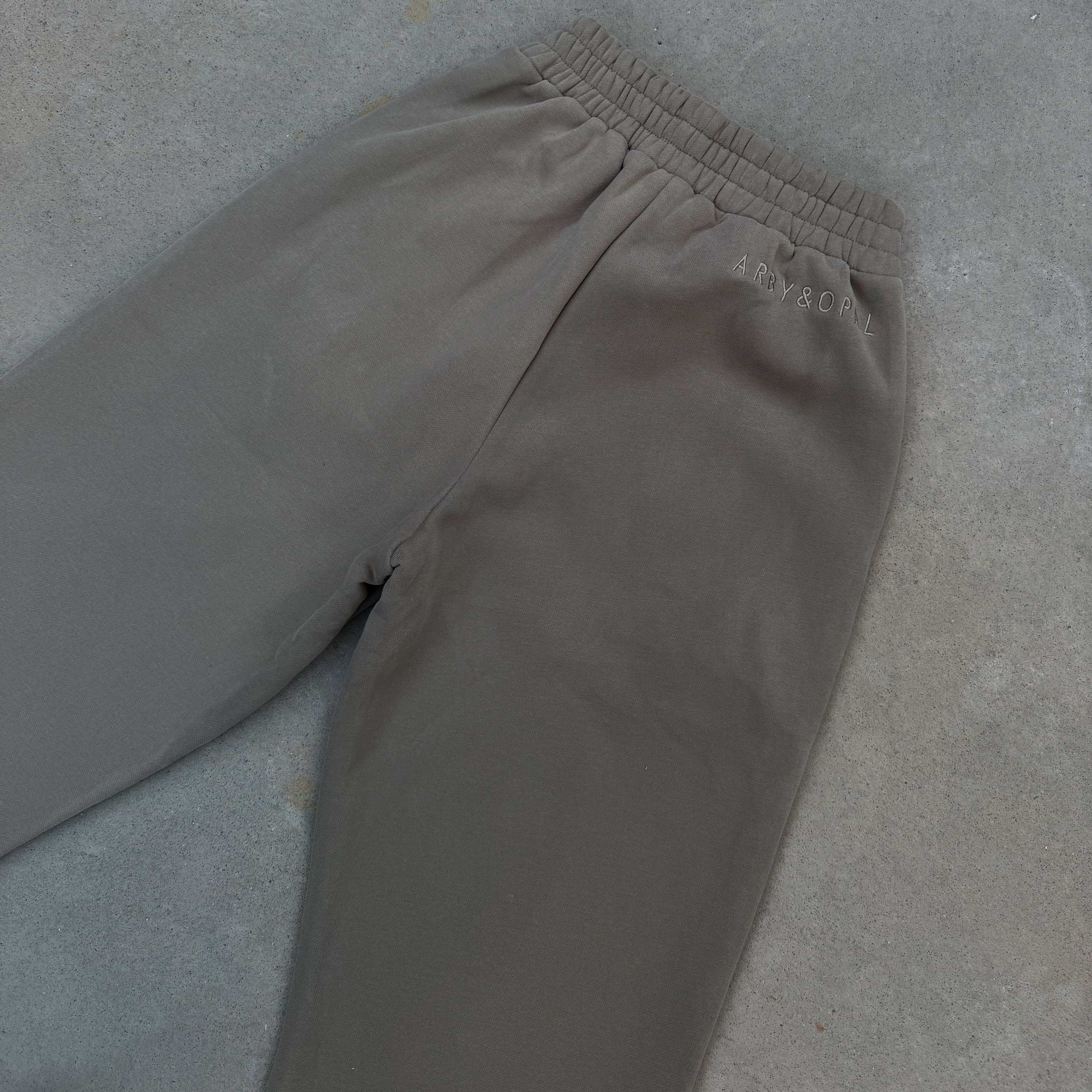Signature Cuffed Jogger - Khaki Gray