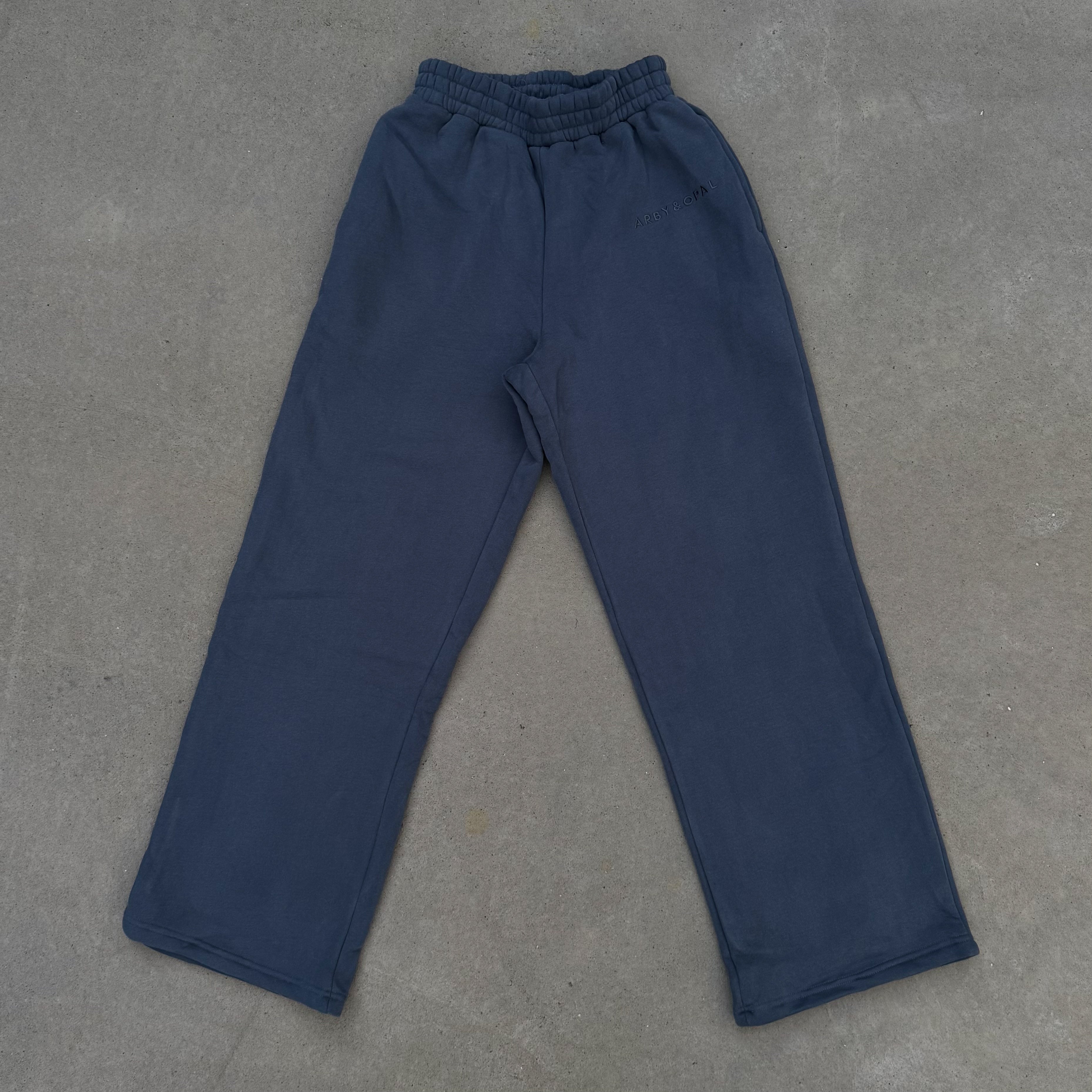 Signature Straight-Leg Jogger - Washed Blue