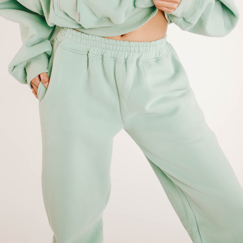 Signature Cuffed Jogger - Basil